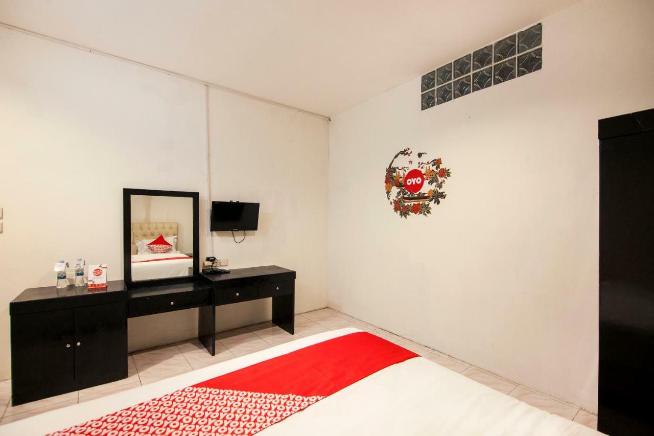 โอโย 529 โฮเต็ล ปานินดา Hotel เมดาน ภายนอก รูปภาพ