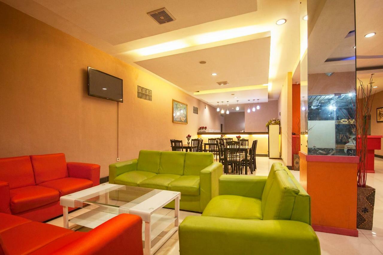 โอโย 529 โฮเต็ล ปานินดา Hotel เมดาน ภายนอก รูปภาพ